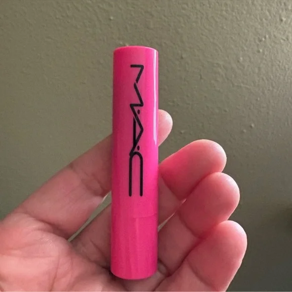 MAC Cosmetics SQUIRT PLUMPING GLOSS STICK in 13 AMPED Brand New Never Used. - Picture 5 of 13
